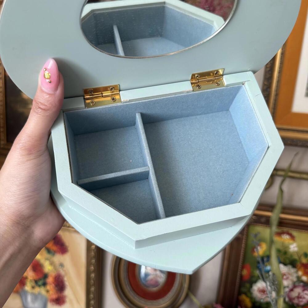 Vintage Wooden Heart Shaped Jewelry Box - Picture 6 of 6